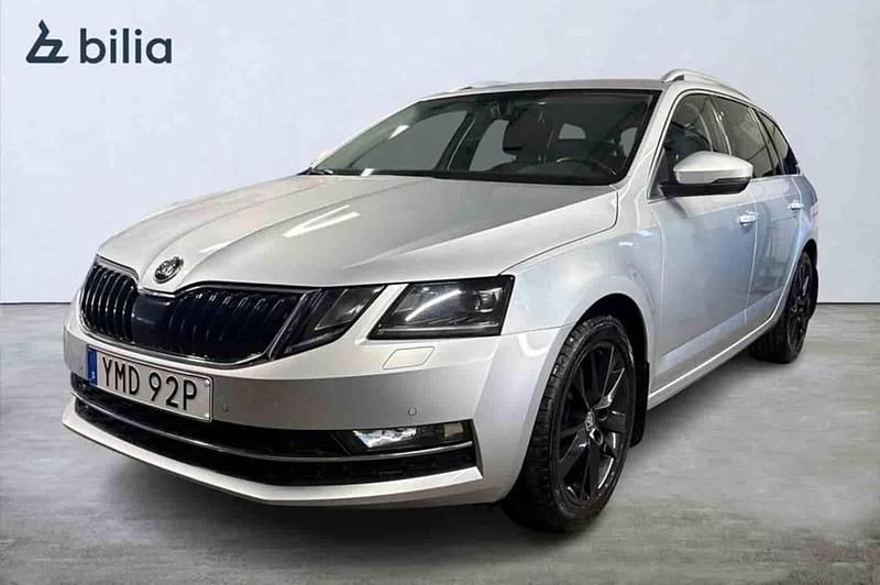 Begagnad Skoda Octavia 2020 Silver Kombi