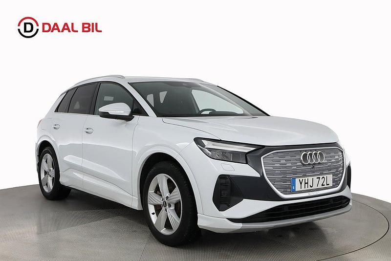 Begagnad Audi Q4 e-tron Advanced 219 kW (299 HK) 2022 Vit SUV