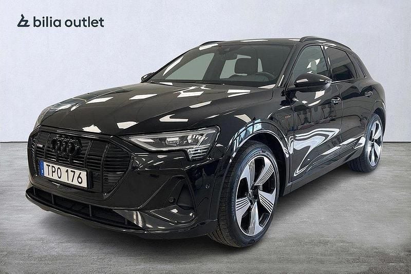 Svart Begagnad 2022 Audi e-tron S-Line SUV | 364 900 kr (Superpris) - Bild 1/4