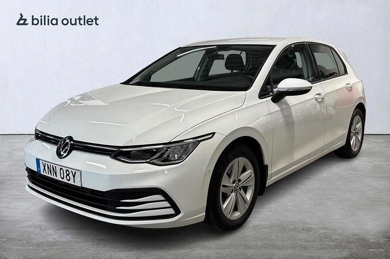 Vit Begagnad 2021 VW Golf VIII Halvkombi | 159 000 kr (Marknadspris) - Bild 1/4