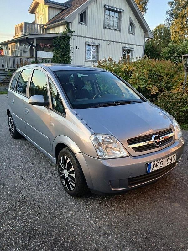 Grå Begagnad 2006 Opel Meriva Minibuss | 27 000 kr (Bra pris) - Bild 1/4