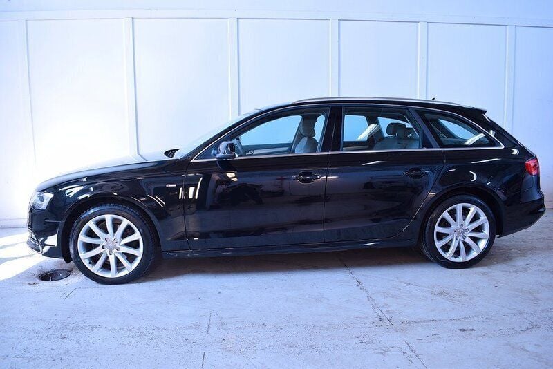 Svart (svartmetallic) Begagnad 2014 Audi A4 S-Line Kombi | 189 900 kr (Marknadspris) - Bild 1/4