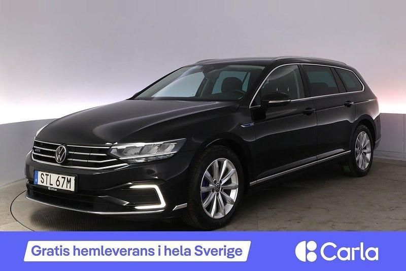 Svart Begagnad 2022 VW Passat GTE Kombi | 286 990 kr (Bra pris) - Bild 1/4