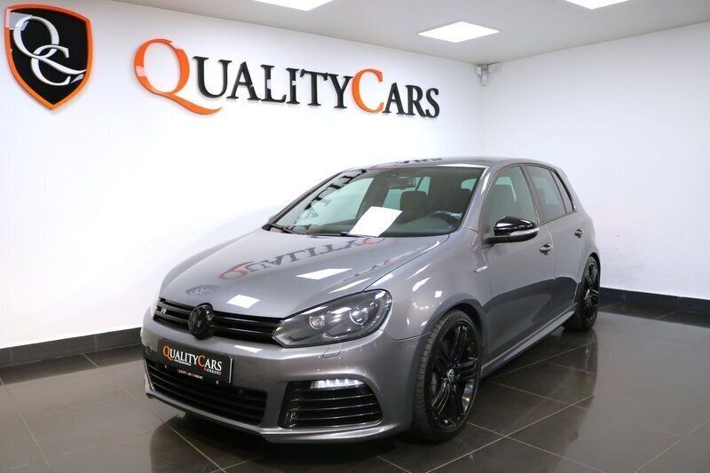 Grå Begagnad 2011 VW Golf VII R Halvkombi | 169 000 kr (Marknadspris) - Bild 1/4
