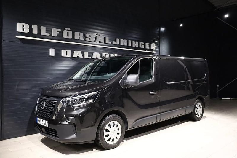 Svart Begagnad 2023 Nissan Primastar Minibuss | 329 000 kr (Bra pris) - Bild 1/4