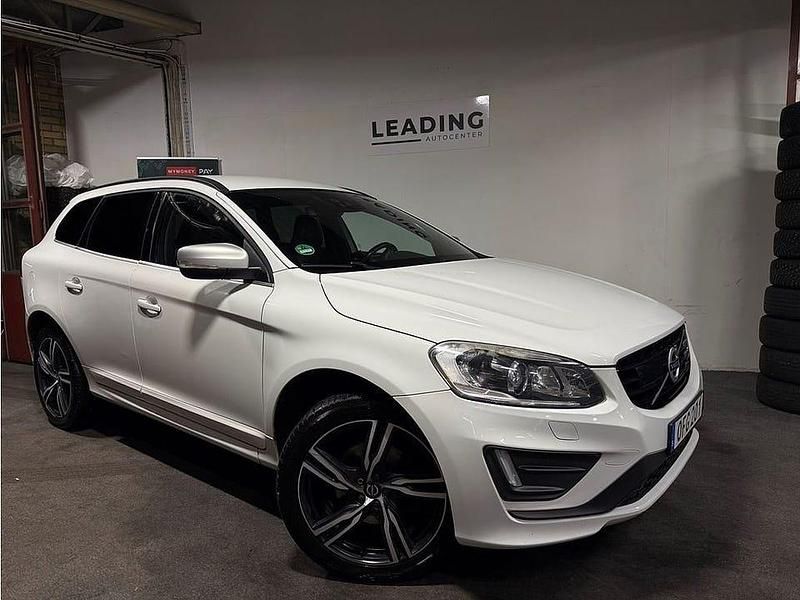 Vit Begagnad 2017 Volvo XC60 R-Design SUV | 189 900 kr (Lite dyr) - Bild 1/4