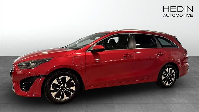 Röd (red) Begagnad 2022 Kia Ceed Sportswagon Advance Kombi | 249 900 kr (Marknadspris) - Bild 1/4