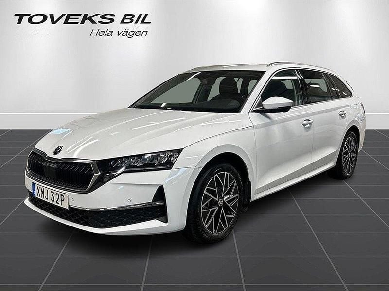 Vit Begagnad 2024 Skoda Octavia Comfort Kombi | 299 900 kr (Marknadspris) - Bild 1/4