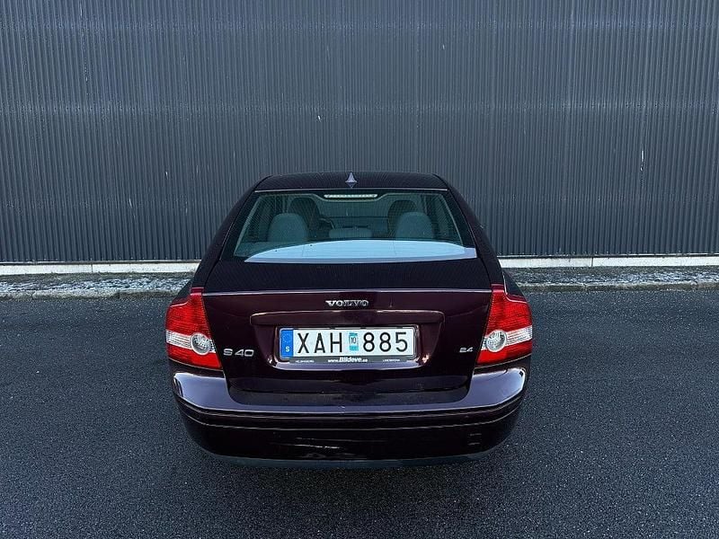 Begagnad Volvo S40 140 HK (102 kW) 2005 Röd Sedan