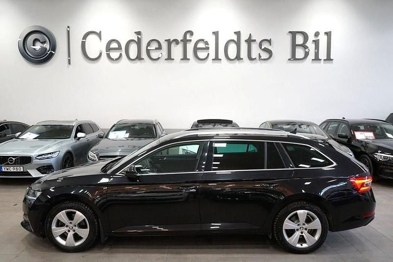 Svart Begagnad 2020 Skoda Superb Business Line Kombi | 239 900 kr (Marknadspris) - Bild 1/4