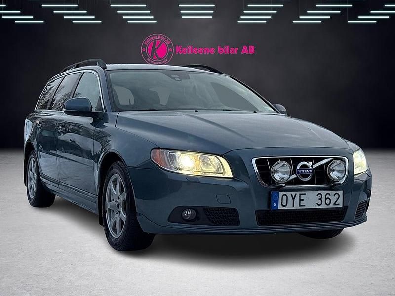 Begagnad Volvo V70 Momentum 231 HK (169 kW) 2011 Blå Kombi
