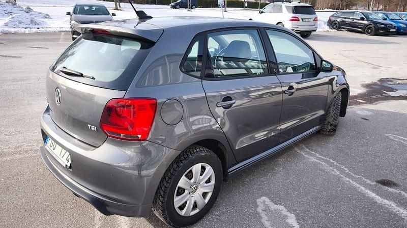 Begagnad VW Polo R-line 90 HK (66 kW) 2014 Grå metallic