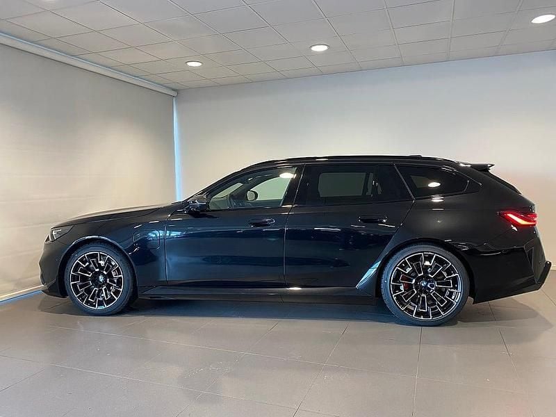 Ny BMW M5 2026 Svart Kombi