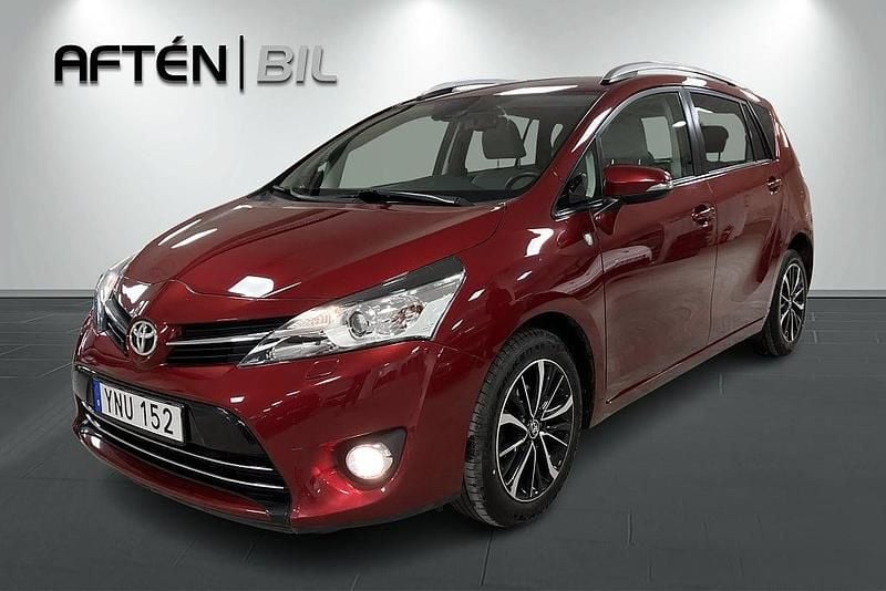 Begagnad Toyota Verso Edition 147 HK (108 kW) 2017 Röd Minibuss