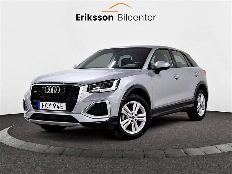 Silver Begagnad 2023 Audi Q2 Advanced SUV | 289 900 kr (Lite dyr) - Bild 1/4