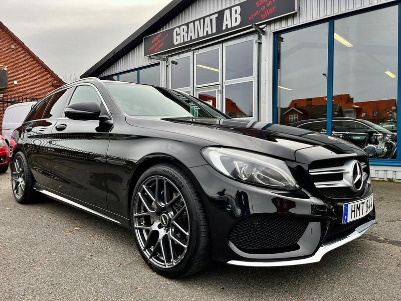 Svart Begagnad 2016 Mercedes C200 AMG Kombi | 219 000 kr (Marknadspris) - Bild 1/4