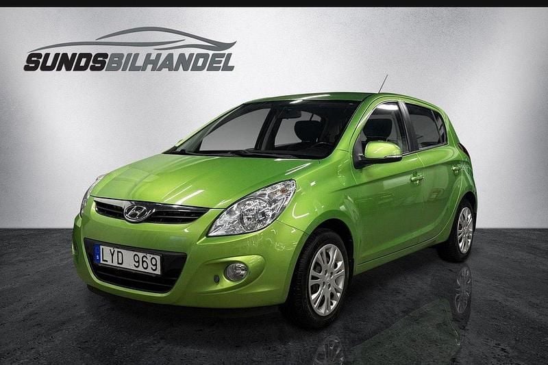 Grön Begagnad 2011 Hyundai i20 Premium Halvkombi | 59 900 kr (Marknadspris) - Bild 1/4