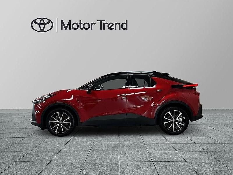 Röd Begagnad 2024 Toyota C-HR Style SUV | 419 900 kr (Marknadspris) - Bild 1/4