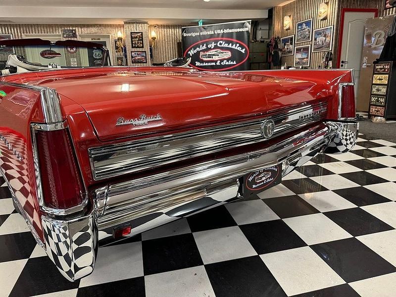 Begagnad Buick Electra 325 HK (239 kW) 1964 Röd Cab
