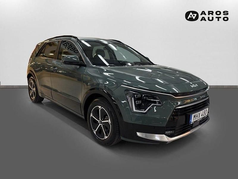 Begagnad Kia Niro 184 HK (135 kW) 2023 Mörkgrön (city scape green) SUV