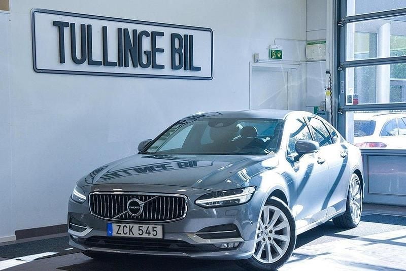 Grå Begagnad 2017 Volvo S90 Momentum Sedan | 219 900 kr (Marknadspris) - Bild 1/4