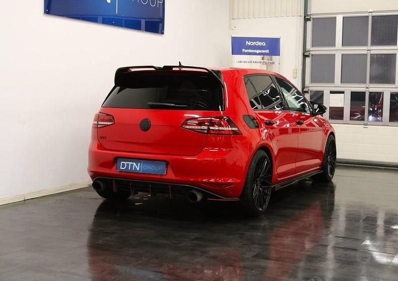 Begagnad VW Golf VII GTI 230 HK (169 kW) 2015 Röd Halvkombi