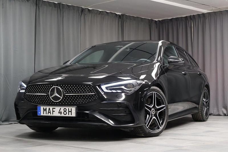 Svart Begagnad 2024 Mercedes CLA200 Shooting Brake Premium Kombi | 349 000 kr (Superpris) - Bild 1/4