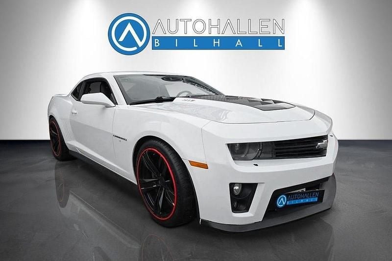 Vit Begagnad 2013 Chevrolet Camaro ZL1 Sportkupé | 479 000 kr - Bild 1/4
