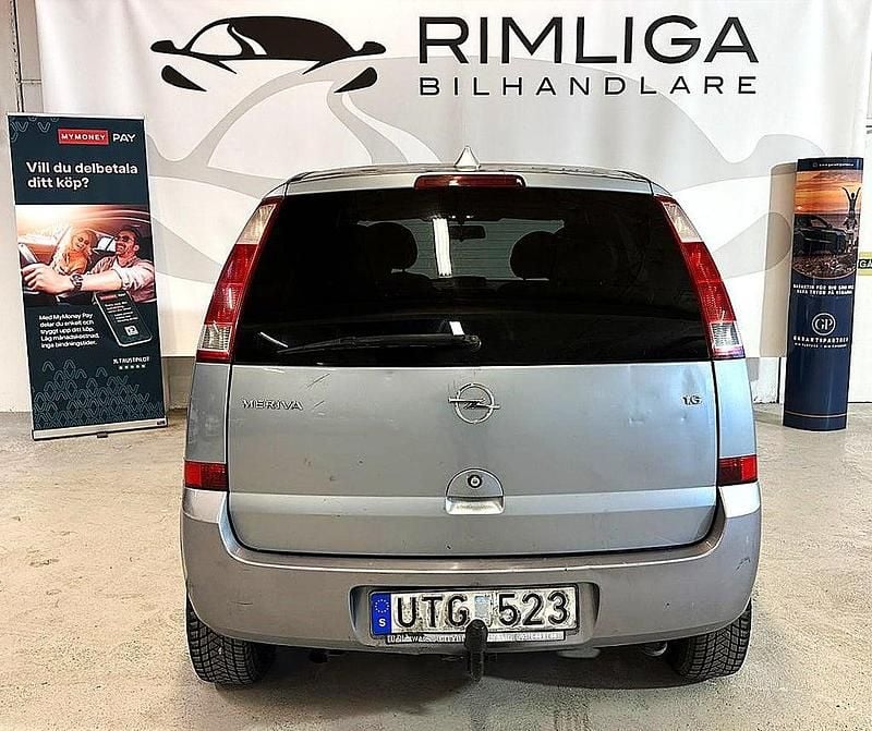 Begagnad Opel Meriva 101 HK (74 kW) 2004 Grå Minibuss