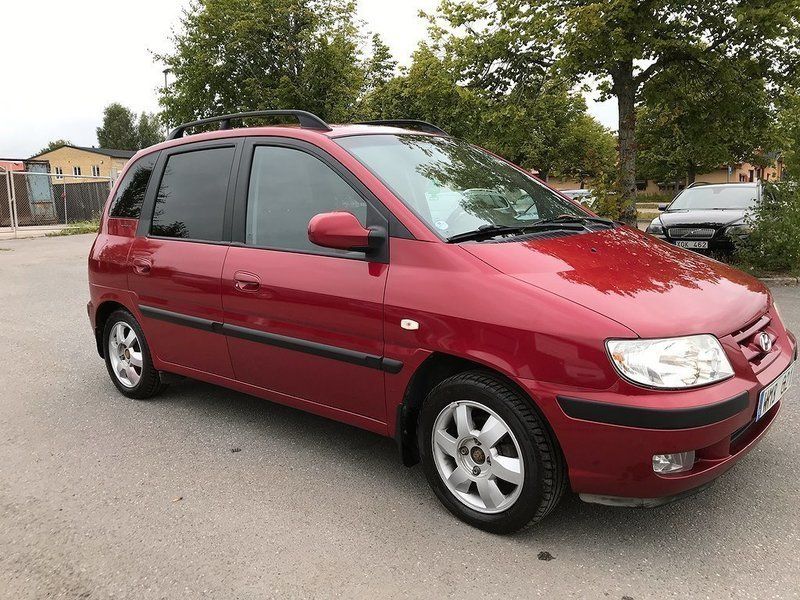 Begagnad Hyundai Matrix 122 HK (89 kW) 2004 Röd Minibuss