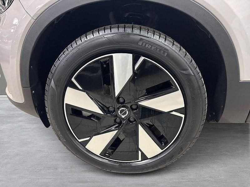 Begagnad Volvo XC40 Core 188 kW (256 HK) 2023 Silver SUV