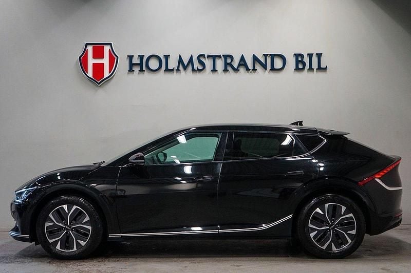 Svart Begagnad 2023 Kia EV6 3 SUV | 469 900 kr (Marknadspris) - Bild 1/4