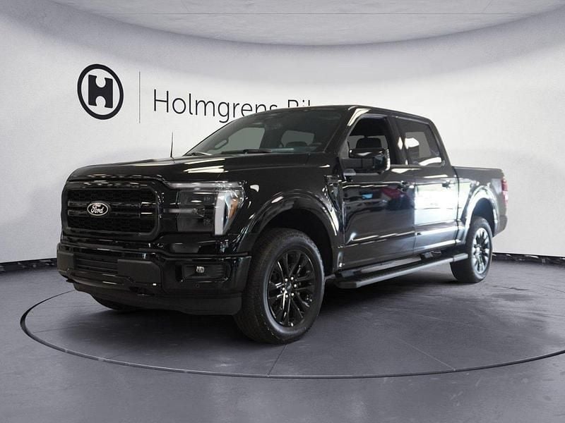 Svart (agate black metallic) Ny 2025 Ford F-150 Lariat Pickup | 1 050 000 kr (Marknadspris) - Bild 1/4