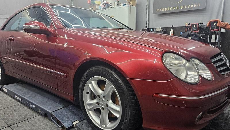 Röd Begagnad 2003 Mercedes CLK240 Avantgarde Sportkupé | 60 000 kr (Marknadspris) - Bild 1/4