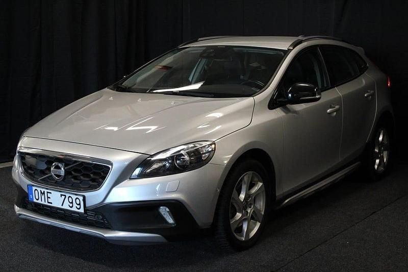 Begagnad Volvo V40 CC Summum 150 HK (110 kW) 2013 Grå Kombi