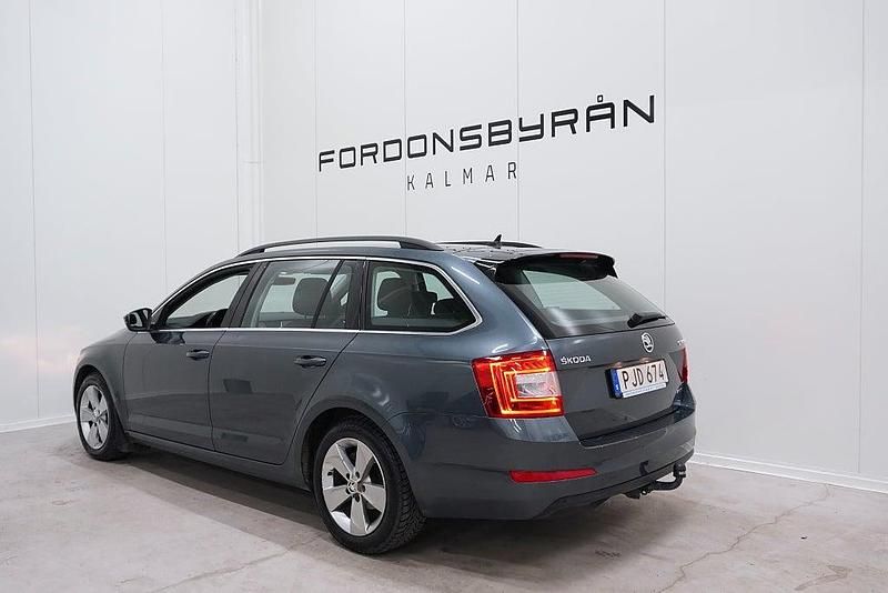 Begagnad Skoda Octavia Ambition 110 HK (80 kW) 2017 Grå Kombi