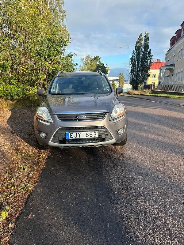 Begagnad 2013 Ford Kuga SUV | 115 000 kr - Bild 1/4