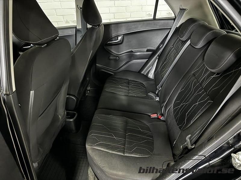 Begagnad Kia Picanto 68 HK (50 kW) 2012 Svart Halvkombi