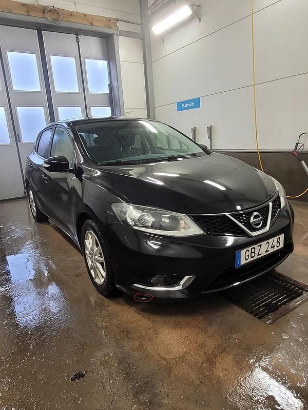 Begagnad Nissan Pulsar 190 HK (139 kW) 2016 Halvkombi