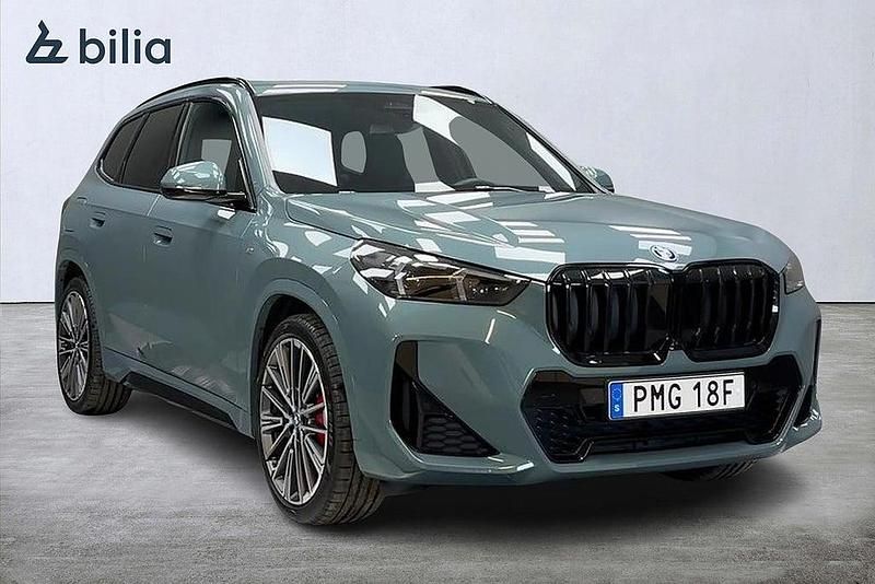 Begagnad BMW X1 M Sport 136 HK (100 kW) 2025 Grön SUV