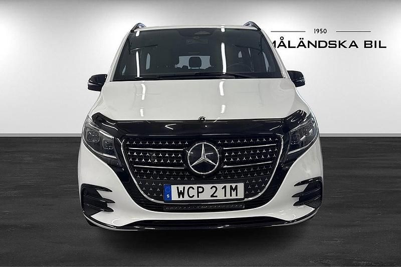 Begagnad Mercedes V300 Avantgarde 237 HK (174 kW) 2024 Vit Minibuss