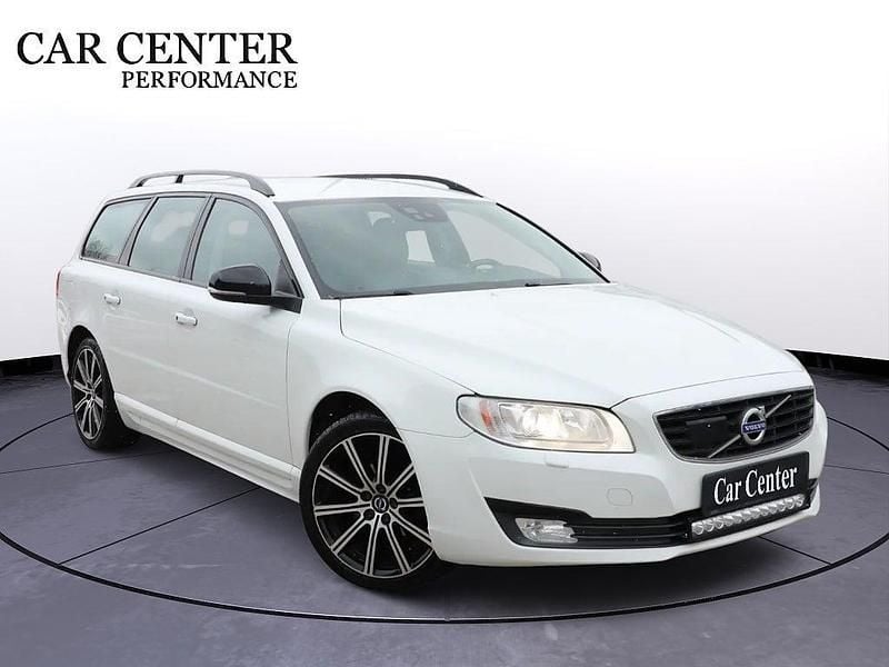 Begagnad Volvo V70 Standard 150 HK (110 kW) 2016 Vit Kombi