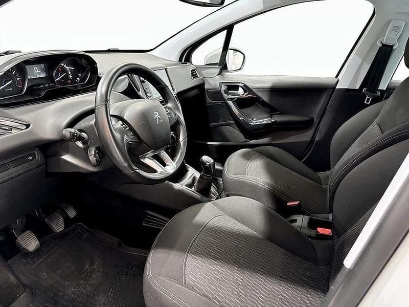 Begagnad Peugeot 208 Active 82 HK (60 kW) 2017 Vit Halvkombi