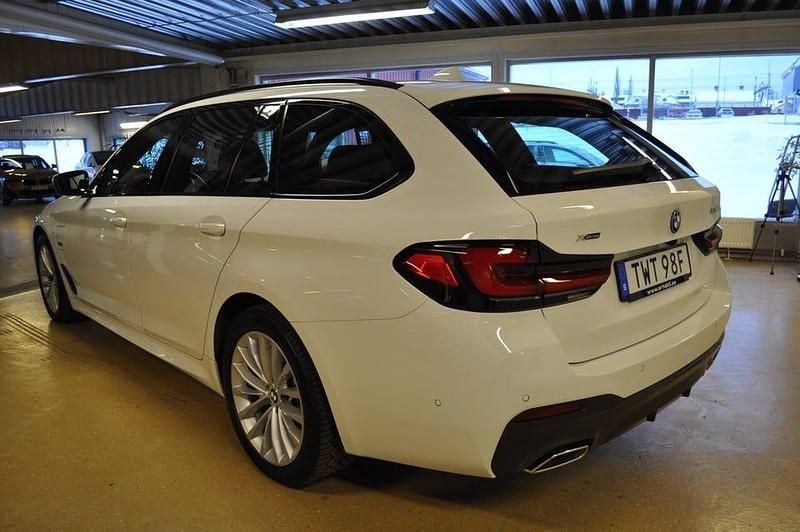 Begagnad BMW 530 M Sport 292 HK (214 kW) 2023 Alpinvit Kombi