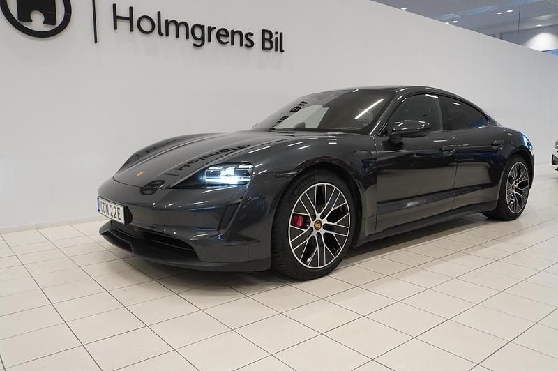Grå Begagnad 2020 Porsche Taycan 4S Sedan | 599 900 kr - Bild 1/4