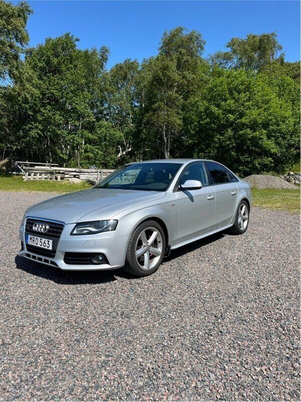 Silver Begagnad 2012 Audi A4 S-Line Sedan | 72 000 kr (Marknadspris) - Bild 1/4