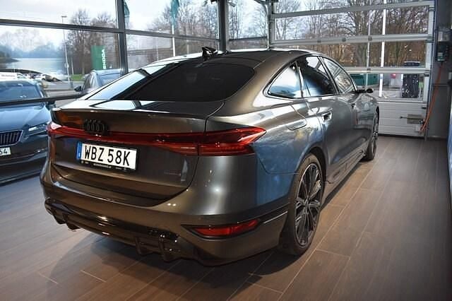 Begagnad Audi e-tron Sportback S-Line 314 kW (428 HK) 2025 Daytonagrå pärleffekt SUV