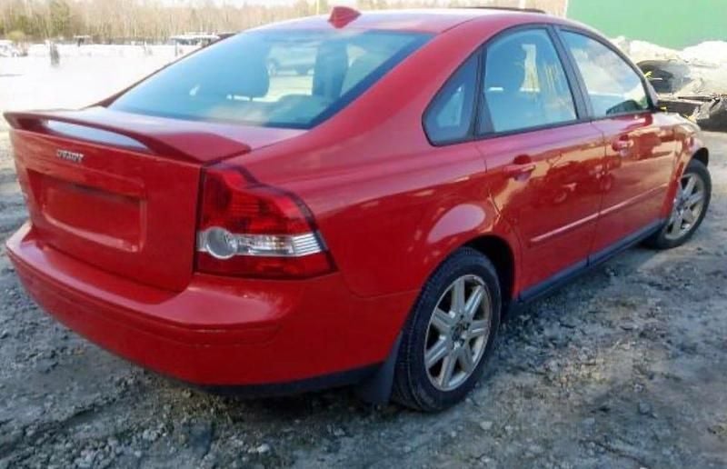 Begagnad 2004 Volvo S40 Sedan | 13 000 kr - Bild 1/3