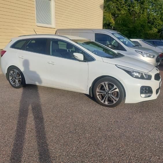 Vit Begagnad 2016 Kia Ceed Sportswagon GT-Line Kombi | 71 000 kr (Superpris) - Bild 1/3
