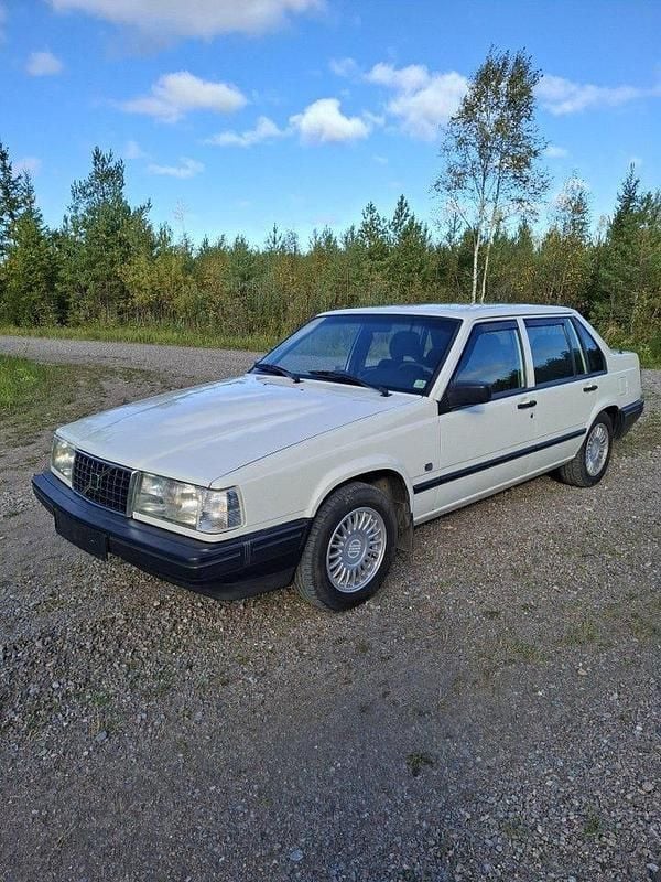 Begagnad 1995 Volvo 940 Sedan | 70 000 kr - Bild 1/4